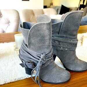 Lovely gray boots with rhinestones. All suede upper. Size 7.5